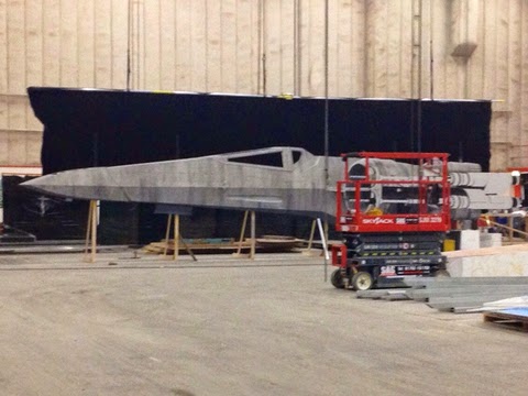 millennium-falcon-star-wars-spoiler-sneak-peek-behind-the-scenes-photos-012-480w