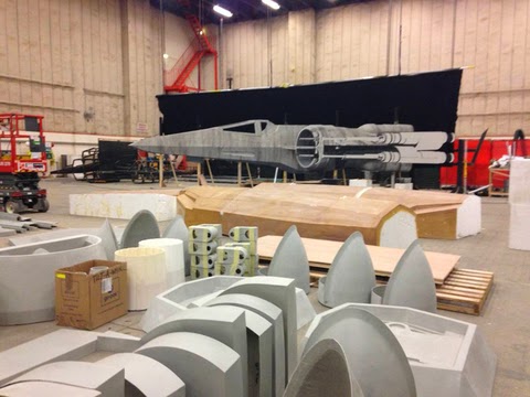 millennium-falcon-star-wars-spoiler-sneak-peek-behind-the-scenes-photos-016-480w