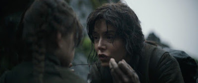 rogue-one-a-star-wars-story-international-trailer-2-necklace1-700×292-1
