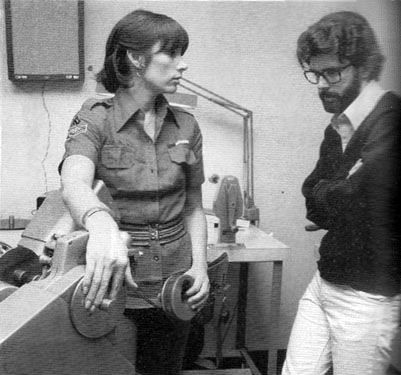 Lucas y Marcia en la sala de montaje durante la postproducción de Star Wars